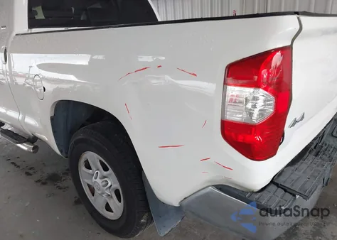 2017 Toyota Tundra Sr5 5.7L V8 z USA, uszkodzony, nr VIN 5TFUW5F1XHX629328